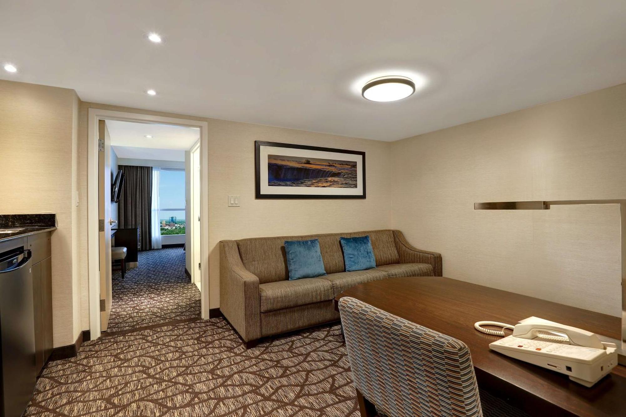 فندق شلالات نياغارافي  يقع إيمباسي سويتس باي هيلتون نياغارا فالز/فالز فيو المظهر الخارجي الصورة