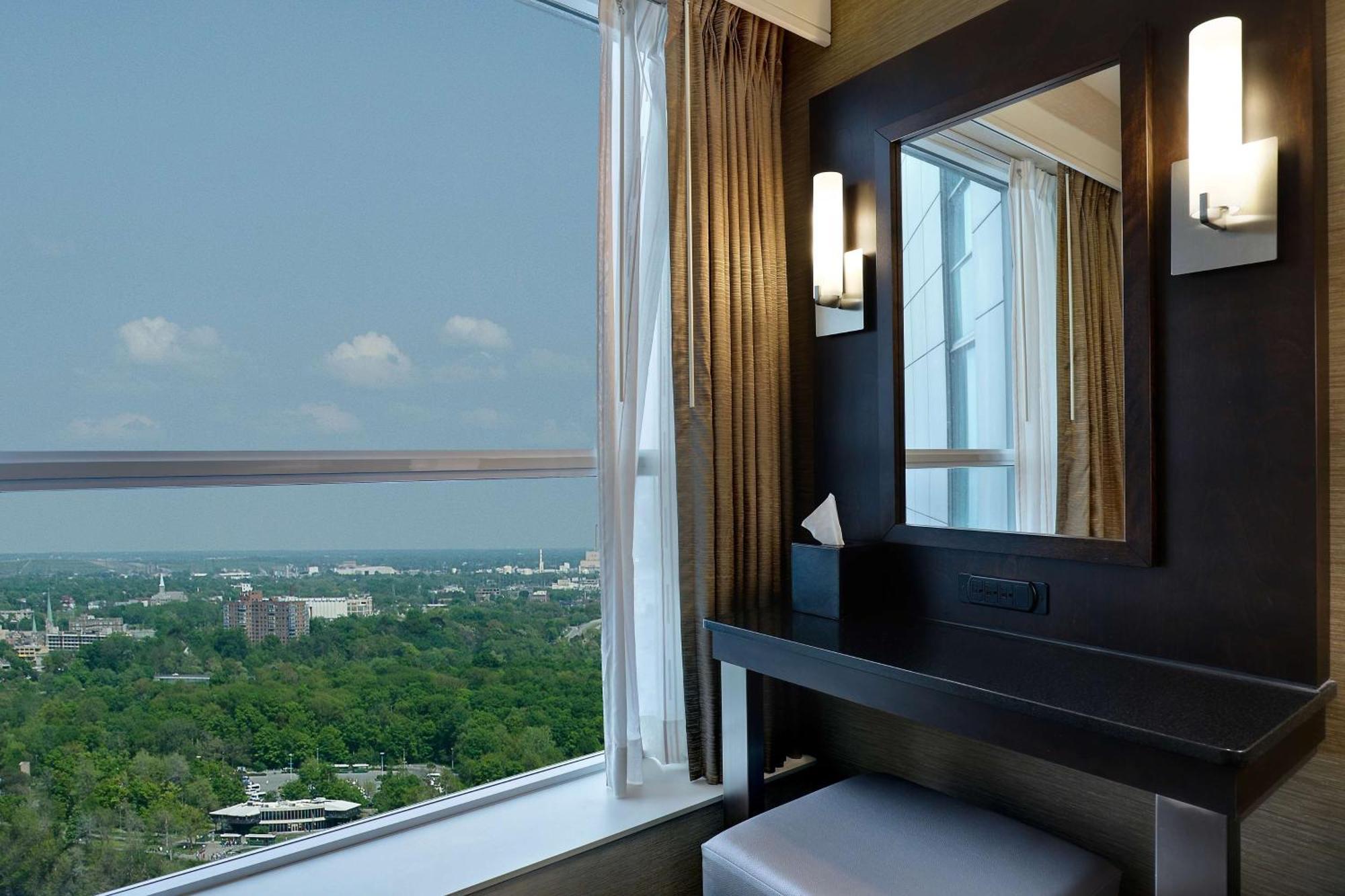 فندق شلالات نياغارافي  يقع إيمباسي سويتس باي هيلتون نياغارا فالز/فالز فيو المظهر الخارجي الصورة